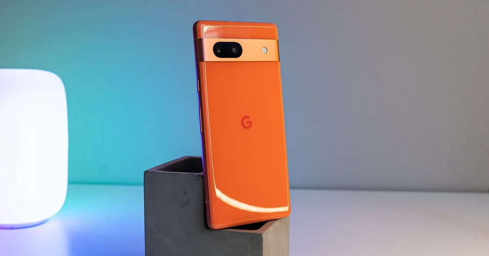 kijk eerst naar de Google Pixel 7a-smartphone